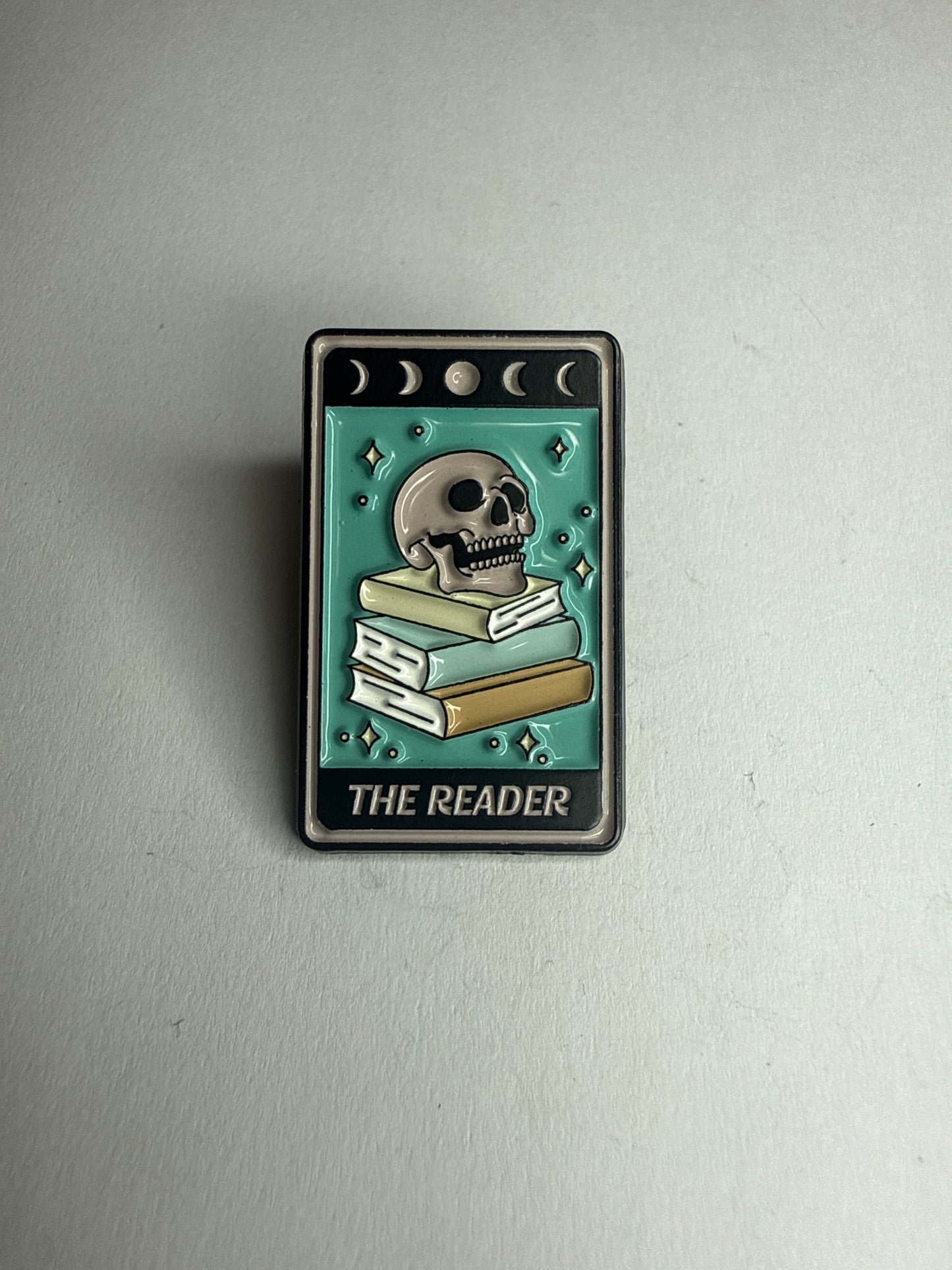 The Reader- tarot card pin